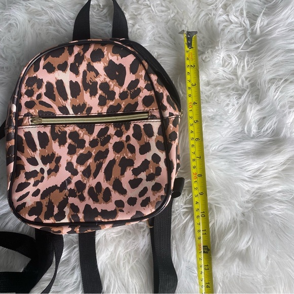 Leopard Print Women's Backpack - Picture 4 of 5